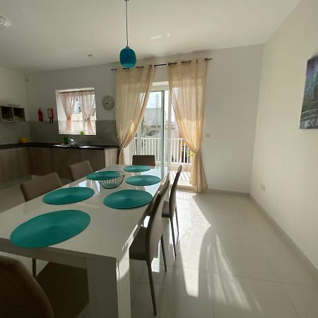 Sunshine Apartments Mellieha - Modern Three Bedroom Apartment - Apt No 2 Kültér fotó