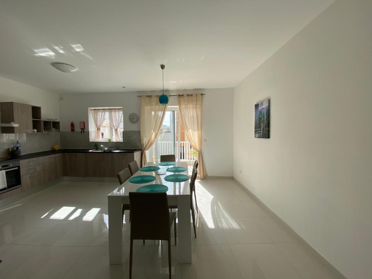 Sunshine Apartments Mellieha - Modern Three Bedroom Apartment - Apt No 2 Kültér fotó