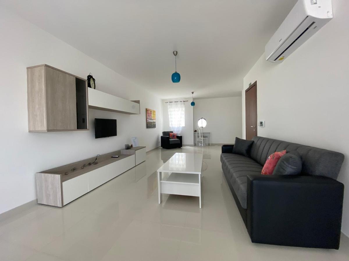 Sunshine Apartments Mellieha - Modern Three Bedroom Apartment - Apt No 2 Kültér fotó