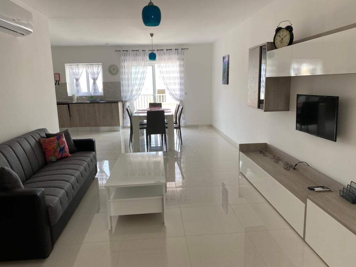 Sunshine Apartments Mellieha - Modern Three Bedroom Apartment - Apt No 2 Kültér fotó